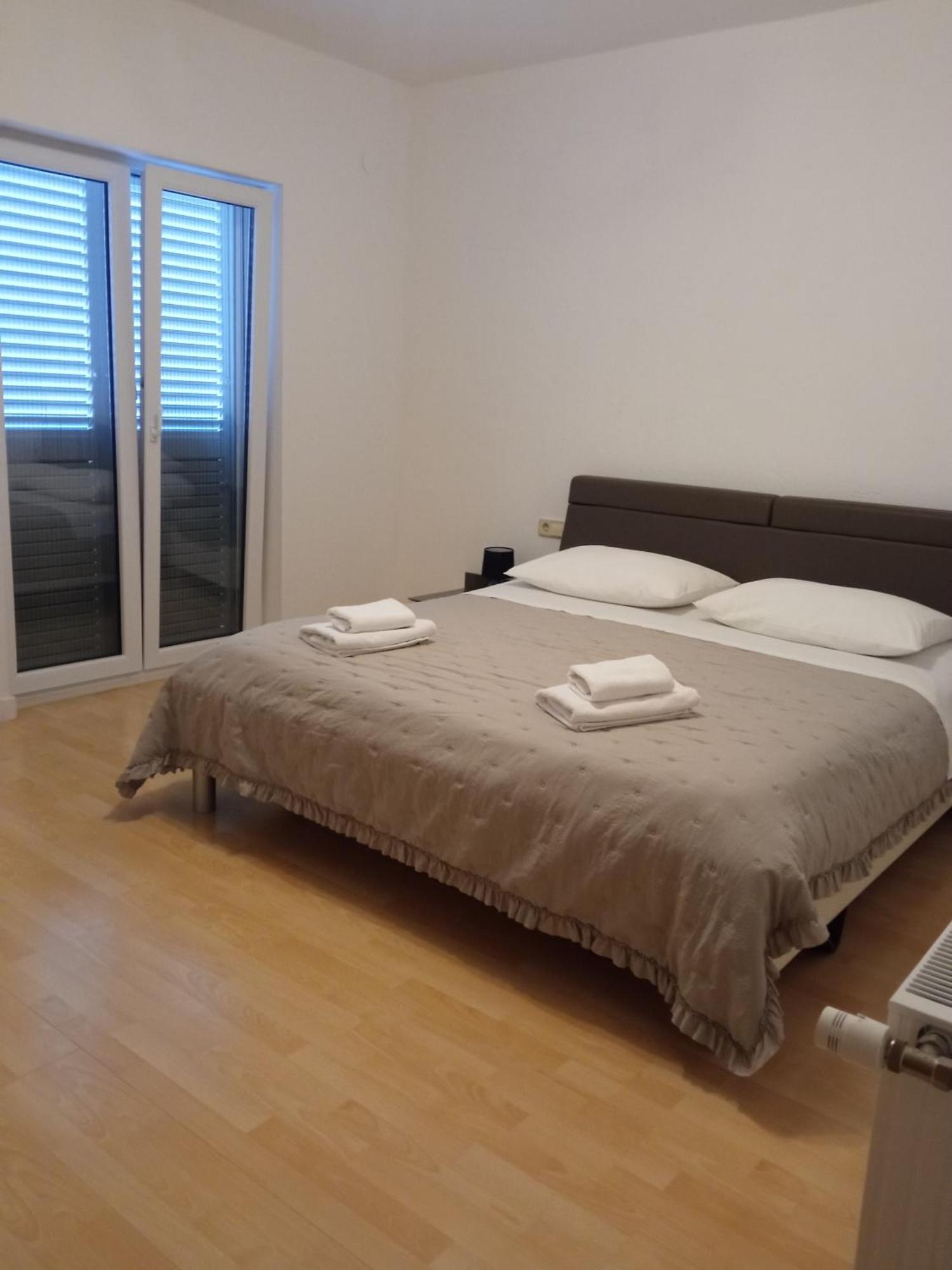 Apartman Carpe Diem Sutomiscica ภายนอก รูปภาพ